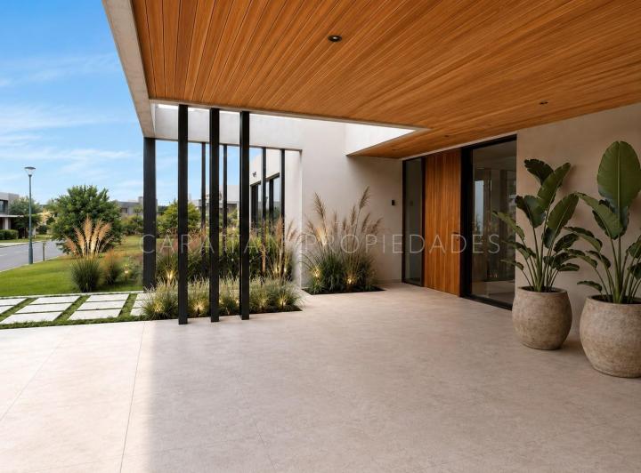 Casa · 363m² · 6 Ambientes · 2 Cocheras