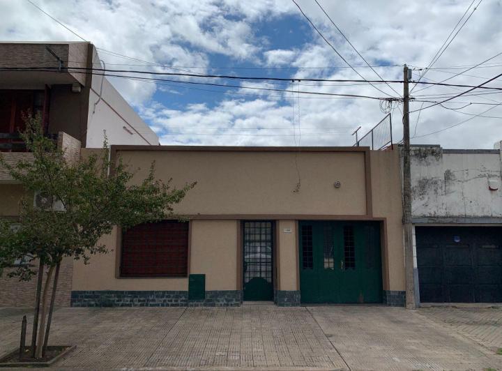 Casa · 121m² · 5 Ambientes · 1 Cochera