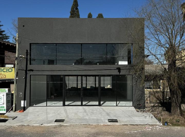 Local comercial · 255m²
