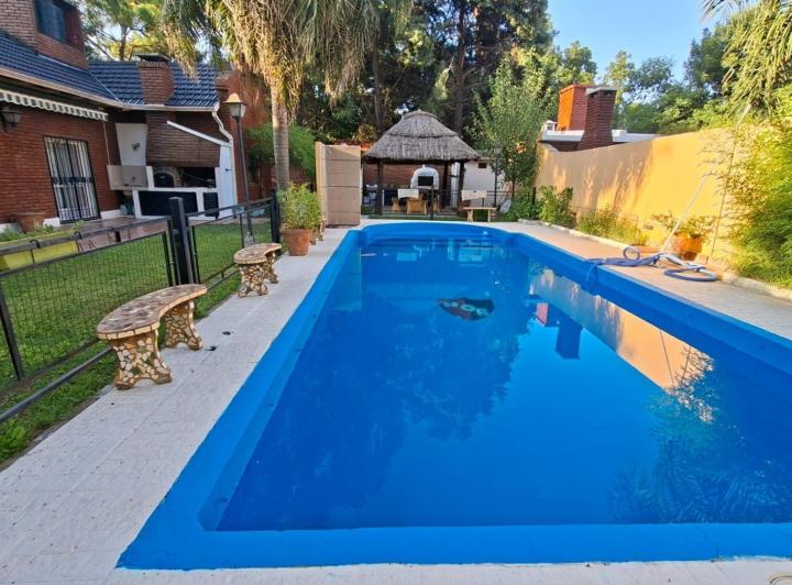 Casa · 120m² · 3 Ambientes · 4 Cocheras