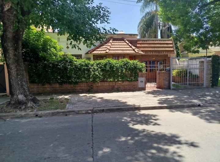 Casa · 147m² · 6 Ambientes · 1 Cochera