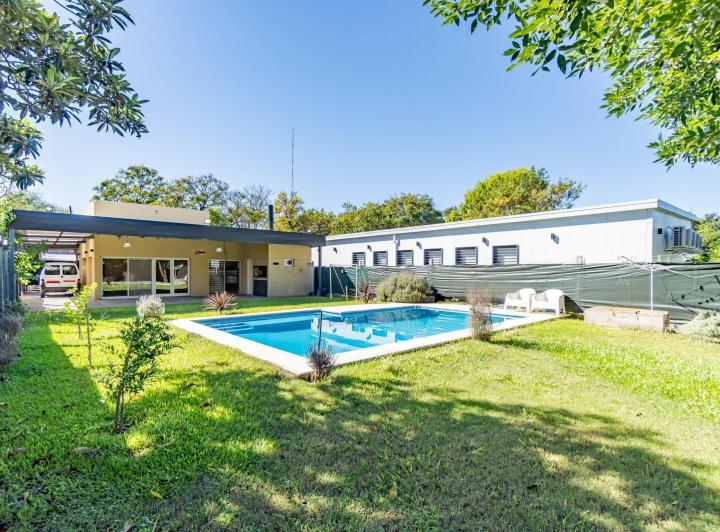 Casa · 145m² · 3 Dormitorios · 3 Cocheras