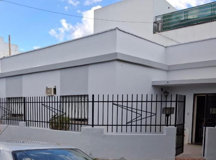 Casa · 80m² · 3 Ambientes · 3 Cocheras