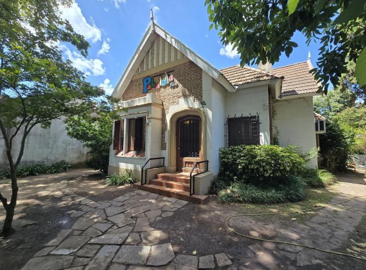Casa · 300m² · 5 Ambientes