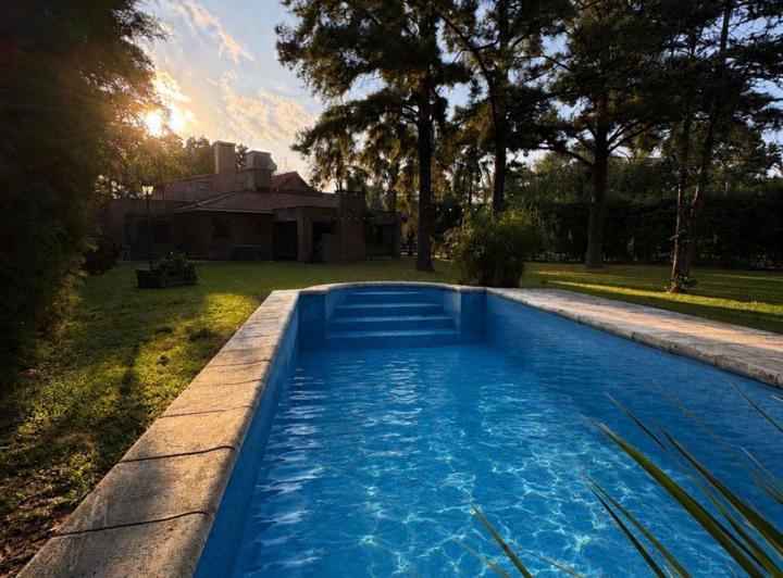 Casa · 322m² · 7 Ambientes · 1 Cochera