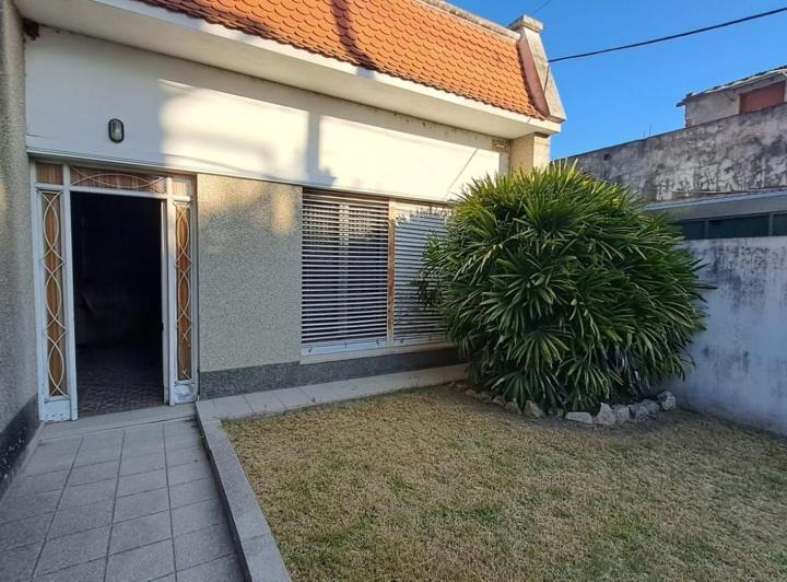 Casa · 170m² · 8 Ambientes · 1 Cochera