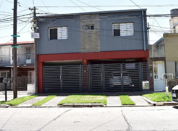 Casa · 170m² · 7 Ambientes · 2 Cocheras