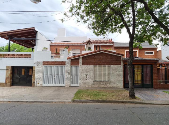 Casa · 150m² · 5 Ambientes · 1 Cochera