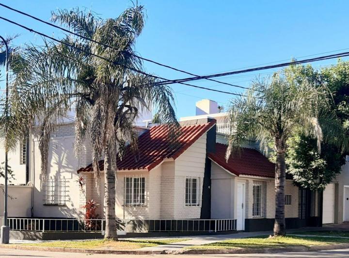 Casa · 141m² · 5 Ambientes · 1 Cochera