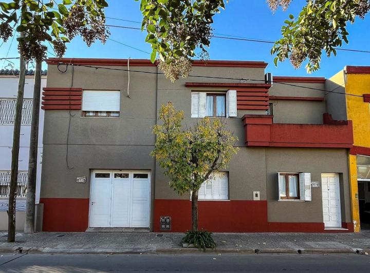 Casa · 286m² · 6 Ambientes · 1 Cochera