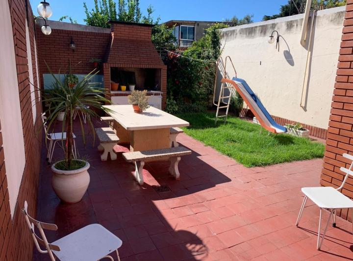 Casa · 139m² · 4 Ambientes · 2 Cocheras