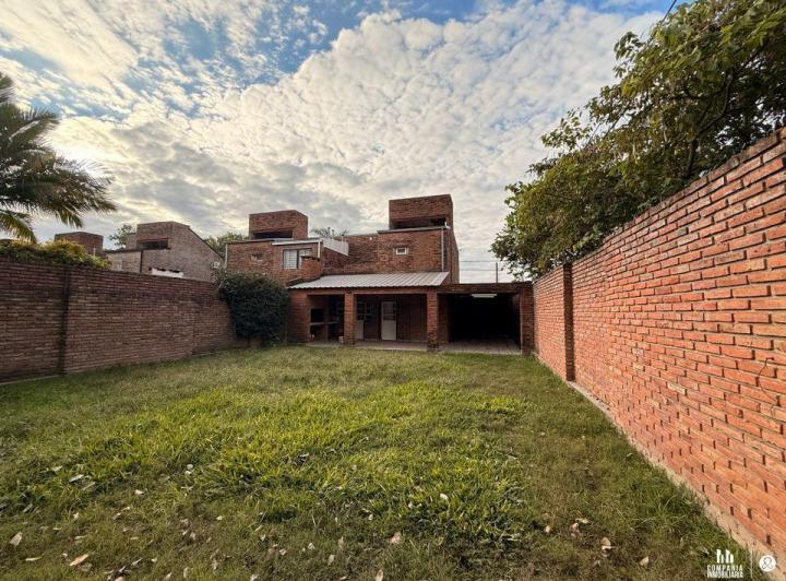 Casa · 93m² · 2 Dormitorios · 1 Cochera