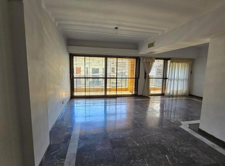 Departamento · 186m² · 6 Ambientes · 1 Cochera