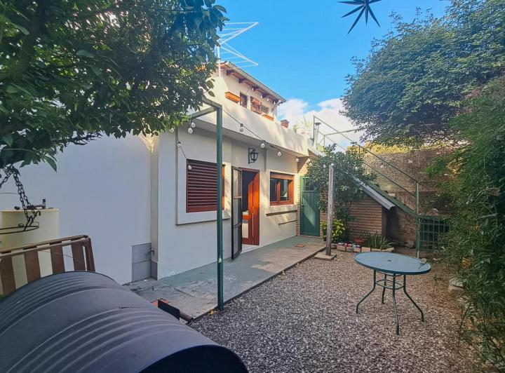 Casa · 144m² · 8 Ambientes · 1 Cochera
