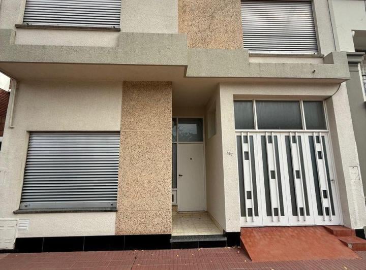 Casa · 167m² · 6 Ambientes · 1 Cochera