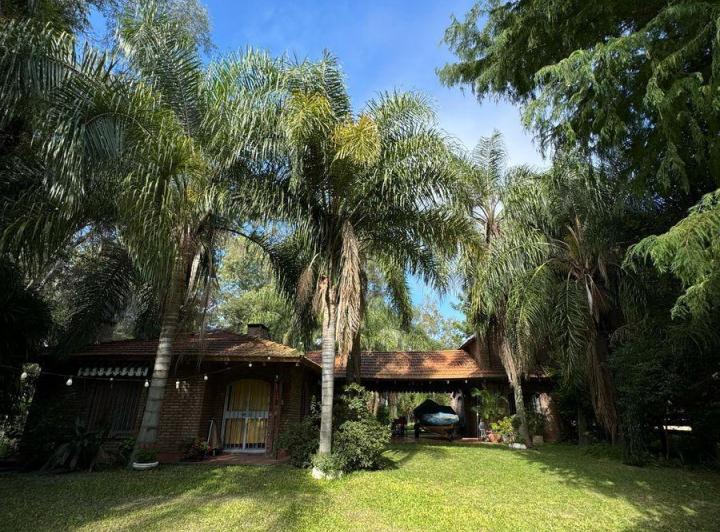 Casa · 232m² · 1 Ambiente · 4 Cocheras
