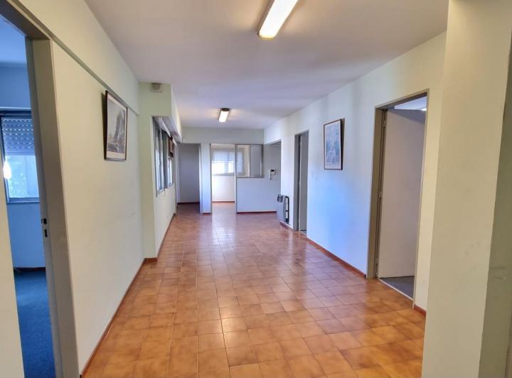 Oficina comercial · 121m² · 7 Ambientes