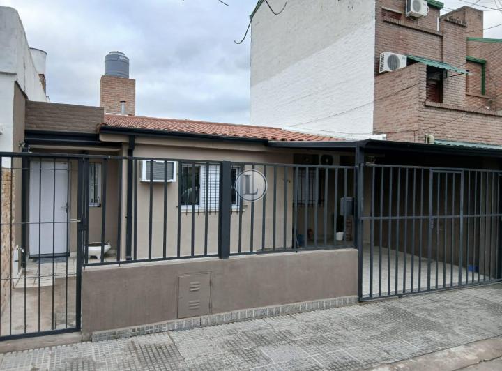 Casa · 93m² · 1 Ambiente · 1 Cochera