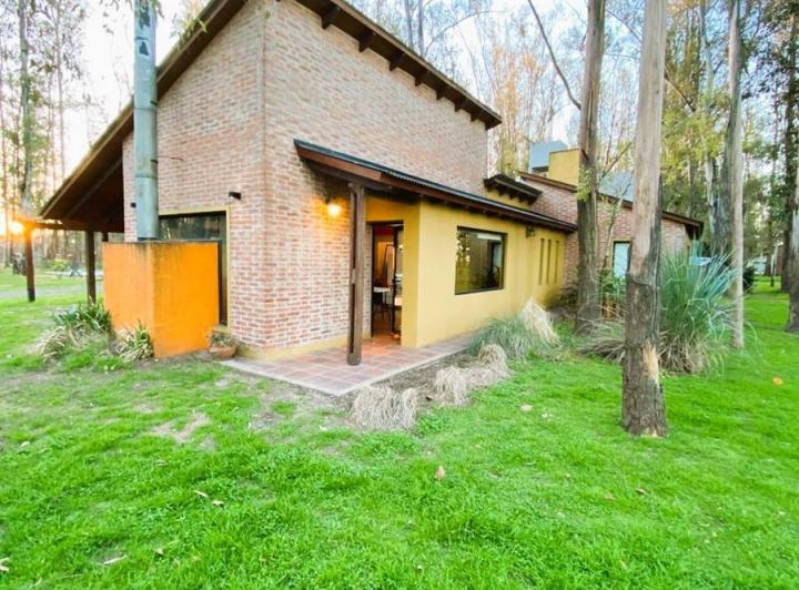 Casa · 90m² · 3 Ambientes · 1 Cochera