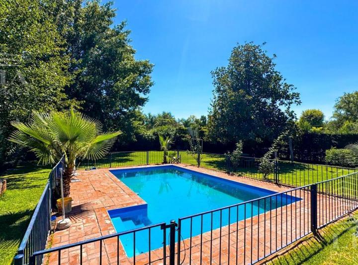 Casa · 117m² · 6 Ambientes · 2 Cocheras