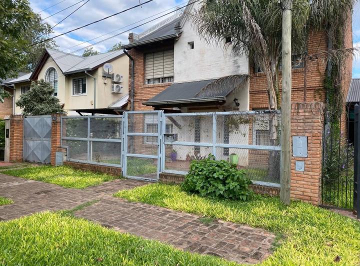Casa · 142m² · 5 Ambientes · 1 Cochera