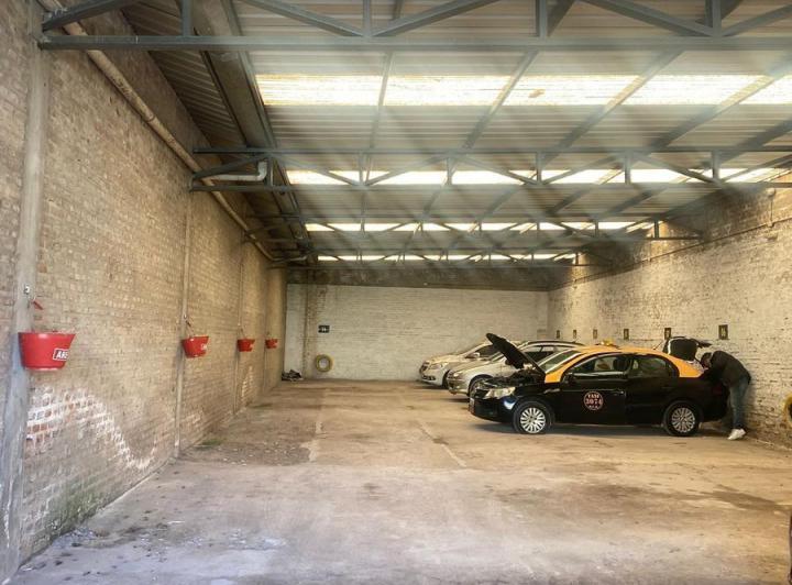 Bodega-Galpón · 866m²