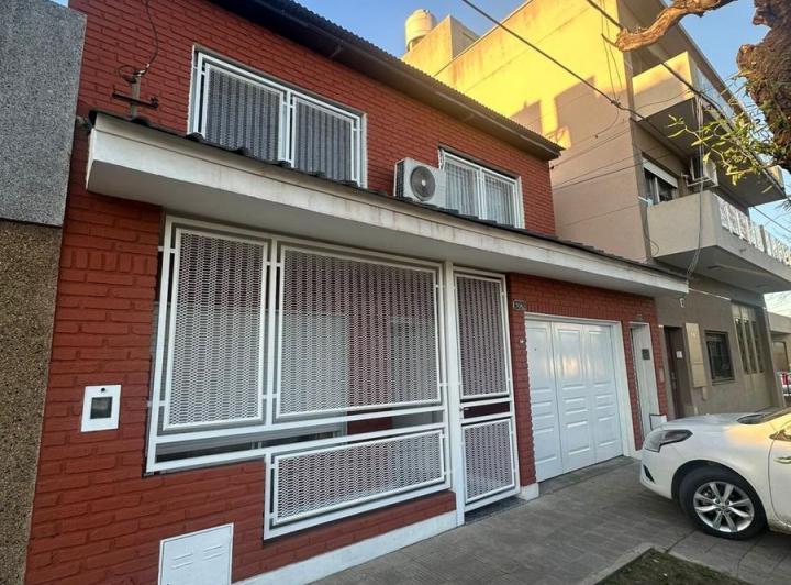Casa · 110m² · 4 Ambientes · 1 Cochera