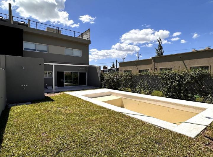 Casa · 160m² · 6 Ambientes