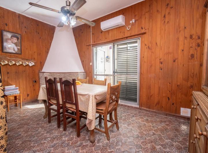 Casa · 209m² · 7 Ambientes · 1 Cochera