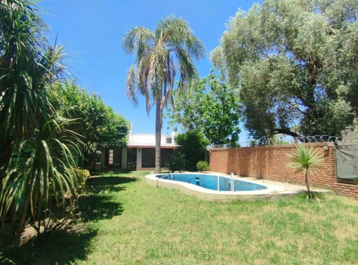 Casa · 222m² · 5 Ambientes · 1 Cochera