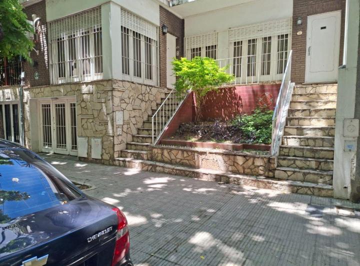 Casa · 120m² · 7 Ambientes · 1 Cochera