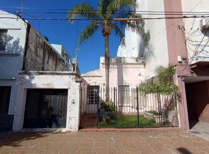 Casa · 246m² · 6 Ambientes · 1 Cochera