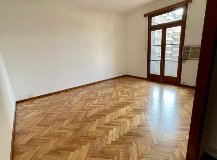 Departamento · 107m² · 6 Ambientes · 1 Cochera
