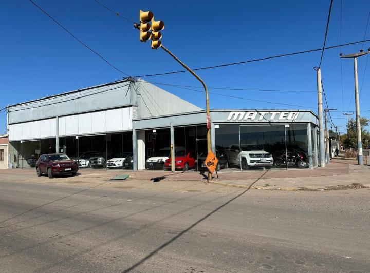Local comercial · 450m² · 7 Ambientes · 38 Cocheras