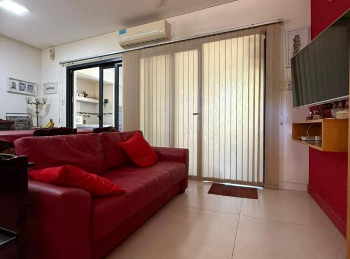Casa · 90m² · 4 Ambientes · 3 Cocheras