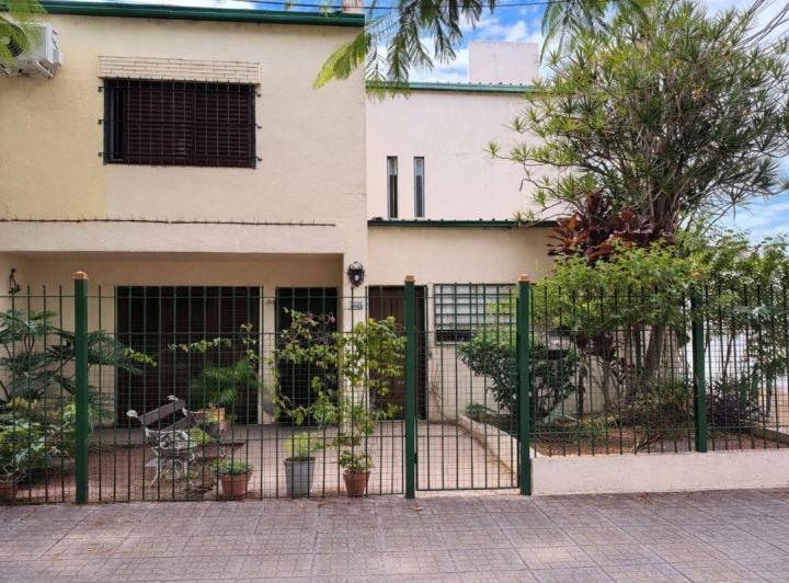 Casa · 161m² · 5 Ambientes · 1 Cochera