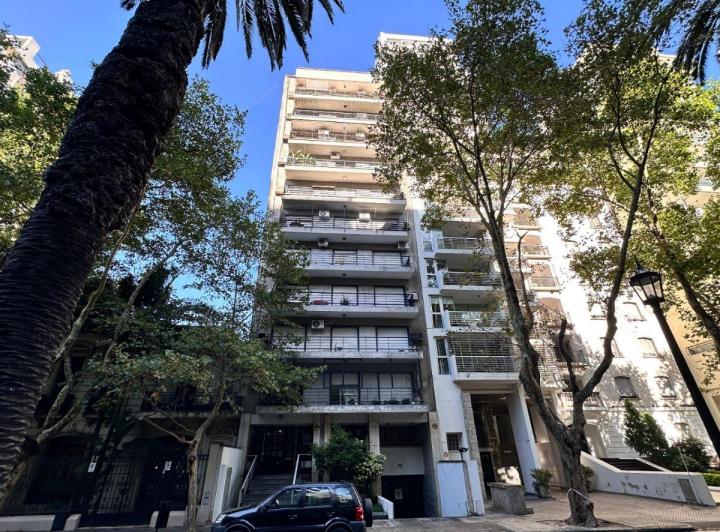 Departamento · 130m² · 9 Ambientes · 1 Cochera