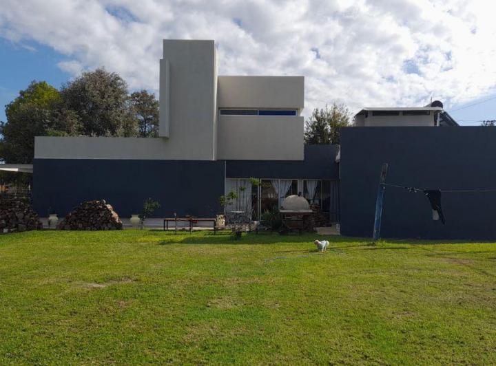 Casa · 280m² · 1 Ambiente · 2 Cocheras
