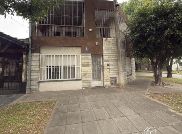 Casa · 170m² · 3 Ambientes · 3 Cocheras