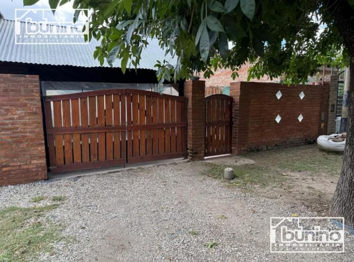 Casa · 80m² · 7 Ambientes · 1 Cochera