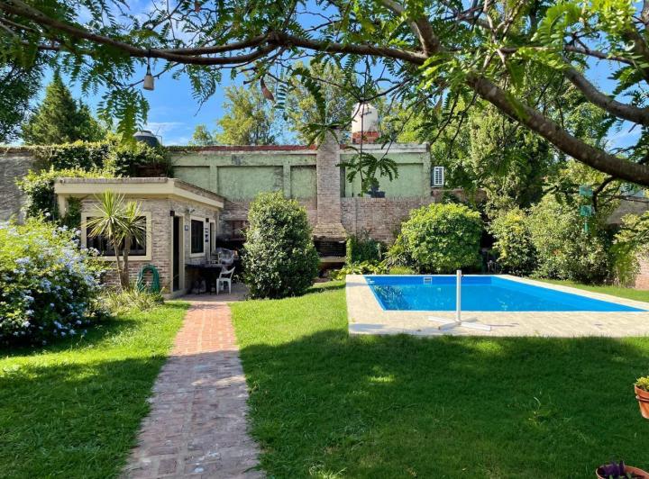 Casa · 270m² · 4 Dormitorios