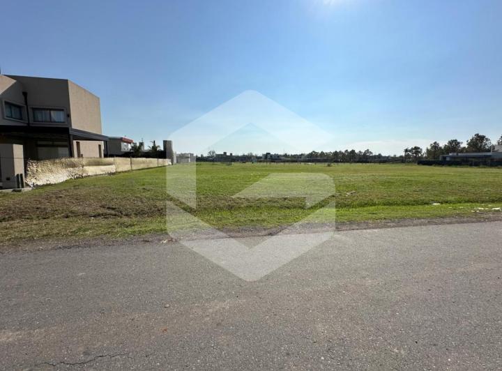 Terreno · 1358m²