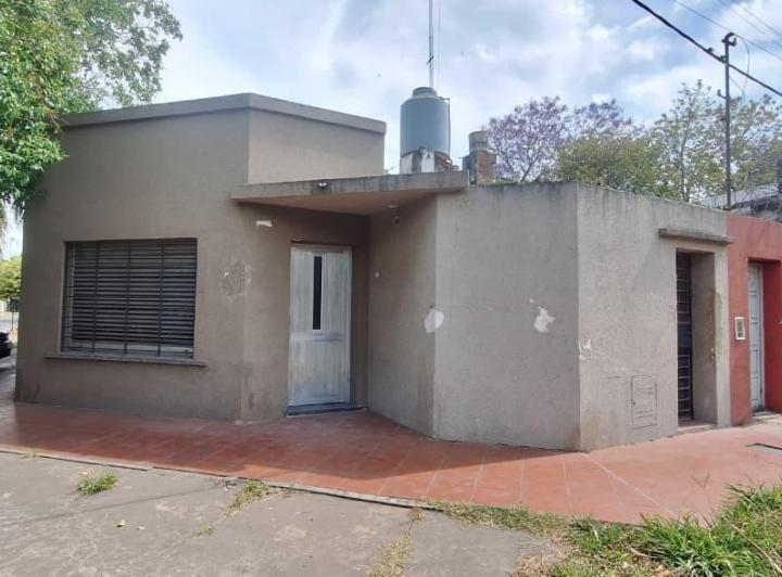 Casa · 1m² · 4 Ambientes · 1 Cochera