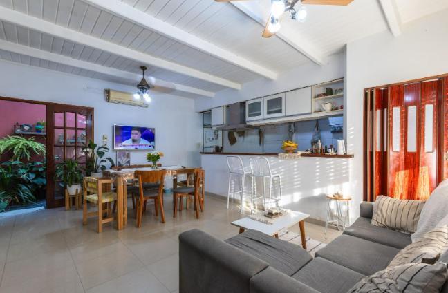 Casa · 140m² · 7 Ambientes