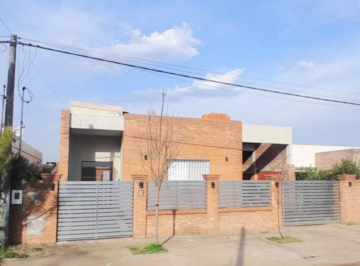Casa · 193m² · 5 Ambientes · 2 Cocheras