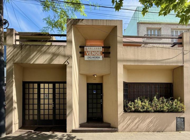Casa · 165m² · 6 Ambientes · 1 Cochera