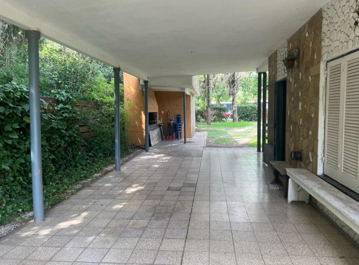 Casa · 80m² · 4 Ambientes · 2 Cocheras