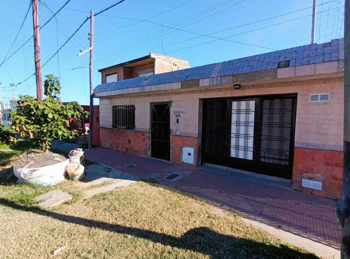 Casa · 223m² · 6 Ambientes · 1 Cochera