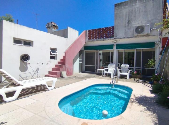 Casa · 180m² · 5 Ambientes · 1 Cochera