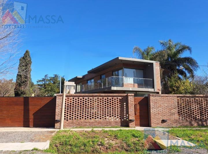 Casa · 190m² · 7 Ambientes